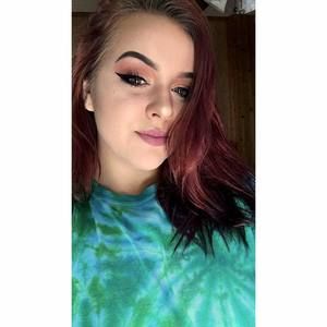 Meet your Posher, Chloe